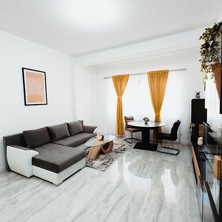 Cozy Aparthotel - Central City スチャヴァ エクステリア 写真