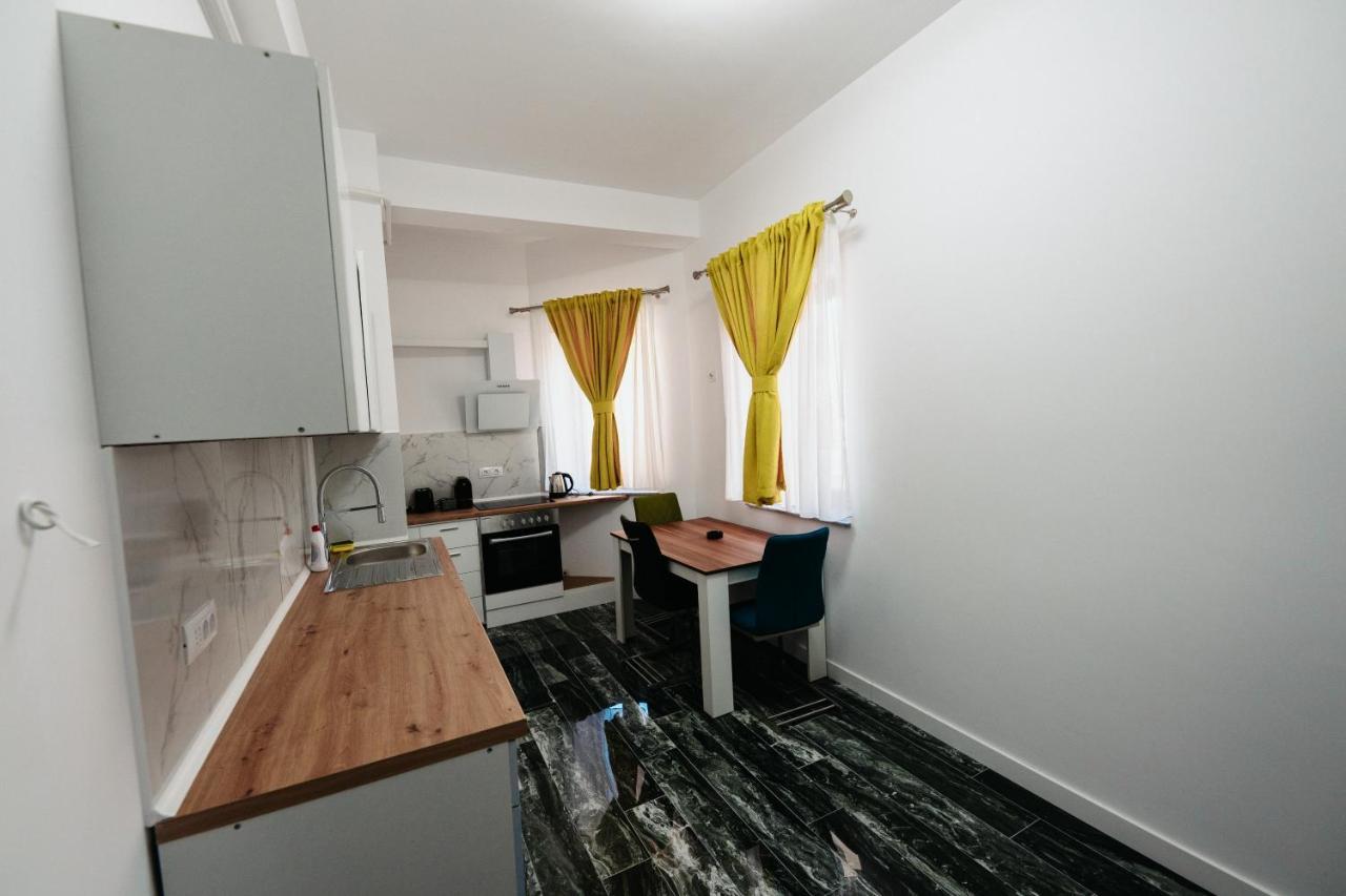 Cozy Aparthotel - Central City スチャヴァ エクステリア 写真