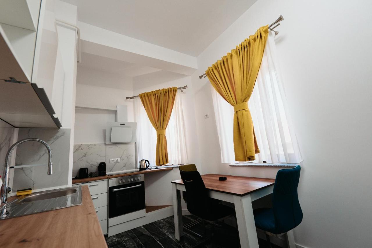 Cozy Aparthotel - Central City スチャヴァ エクステリア 写真